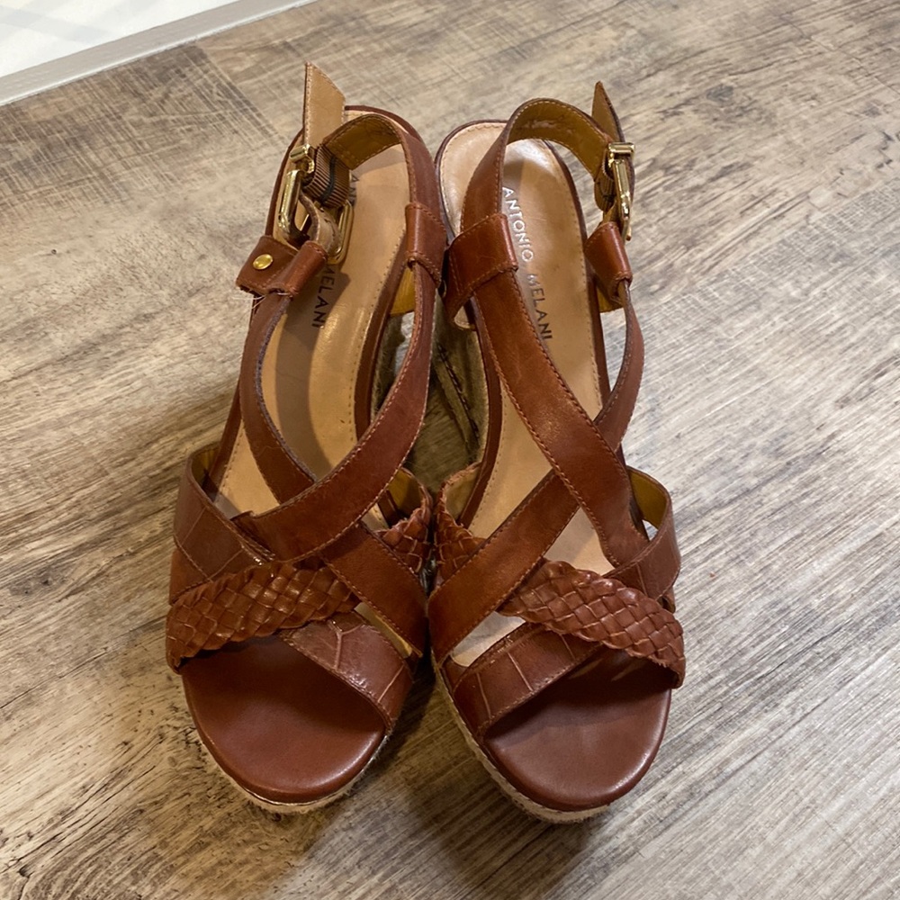 Chic leather espadrilles